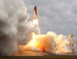 （STS-134エンデバー号打ち上げの画像）