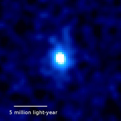観測された銀河団内の平均的な暗黒物質分布
