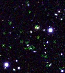 原始銀河団で最も銀河が群れている領域の近赤外線擬似カラー画像