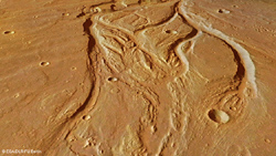 オスガ峡谷の斜視図