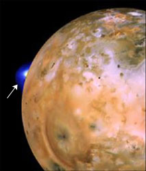 ボイジャー1号が撮影したイオの火山性噴出