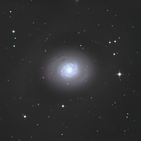 M94 りょうけん座の渦巻銀河