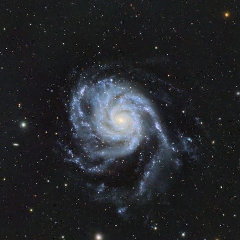 M101(回転花火銀河）