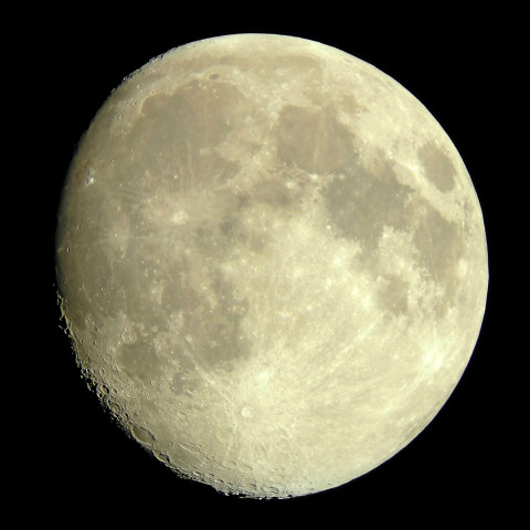 月（2023年4月3日）