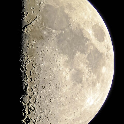 月（2023年4月28日）