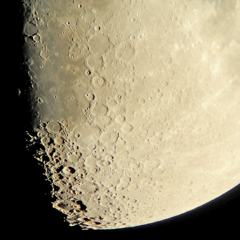 月（2023年10月23日）