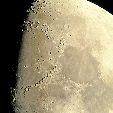 月（2023年10月23日）