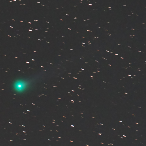 マックノート彗星 2009 R1