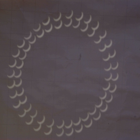 金環日食　ピンホール像３