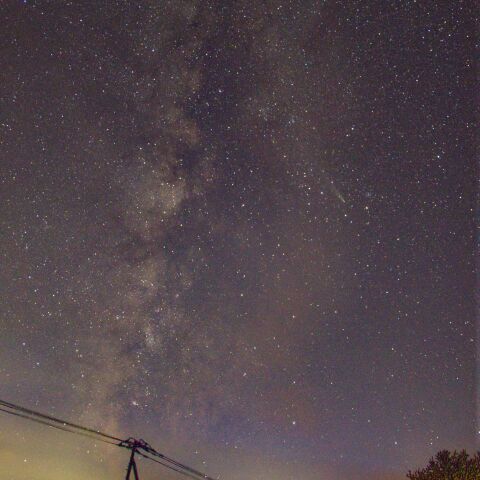 紫金山・アトラス彗星と天の川そして沈みゆく金星（10月30日）