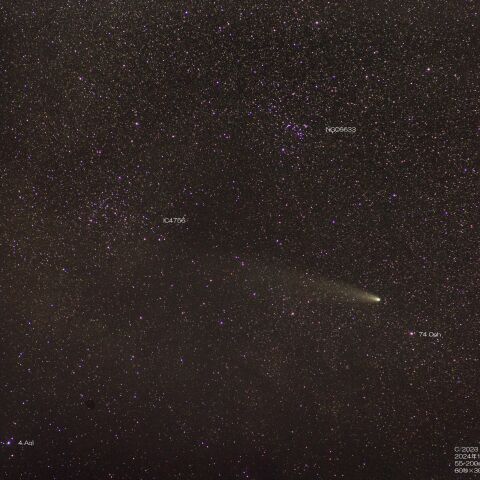 二つの散開星団に近づく紫金山・アトラス彗星（11月7日）