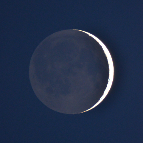 月齢2.3の地球照