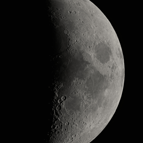 Moon (月齢5.7)
