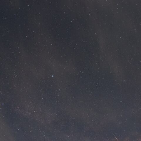 雲間に見えた 4月こと座流星群の流星(2)