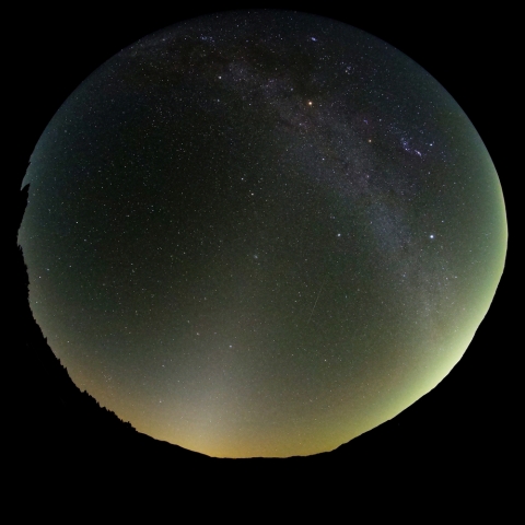 黄道光と冬の天の川　