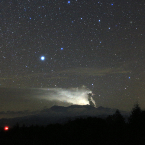 噴火した御嶽　シリウス　