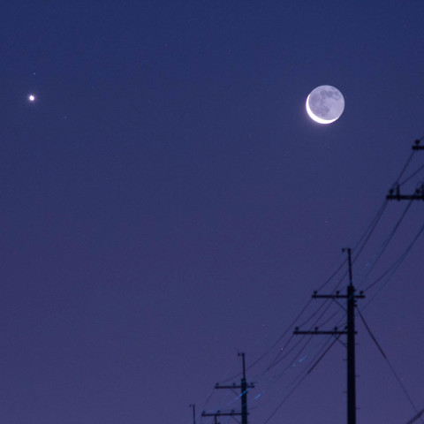明けの明星と地球照の月