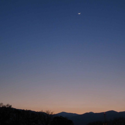 夕空の三日月と金星