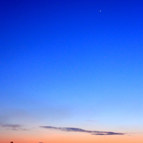 夕方の富士山と金星