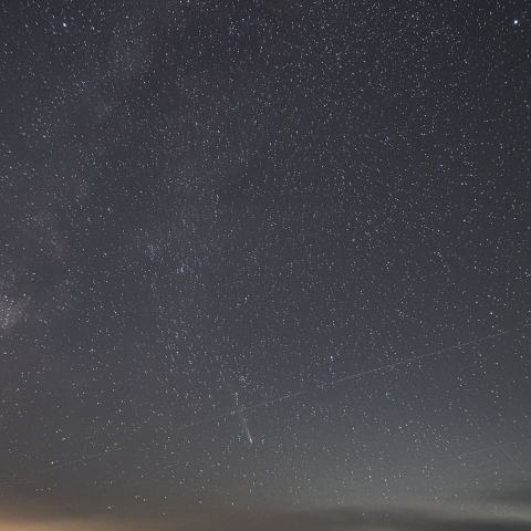 紫金山・アトラス（C/2023 A5）彗星と天の川，2024/10/26 -１