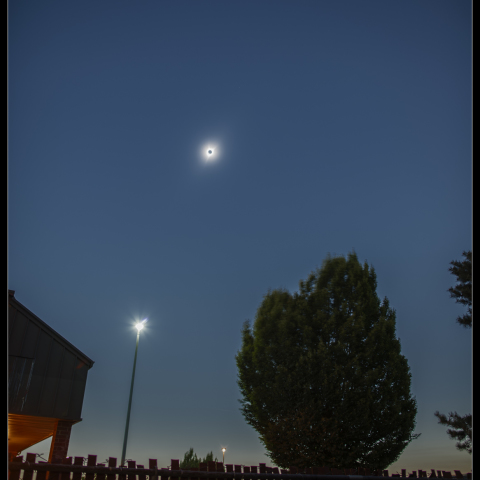 アメリカ皆既日食（広角画像）