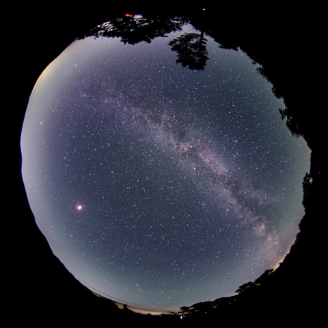 皆既食終了後の月と天の川