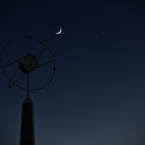 月と金星の共演