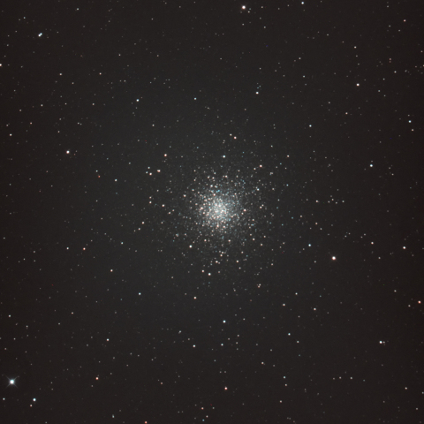 へびつかい座の球状星団　M10