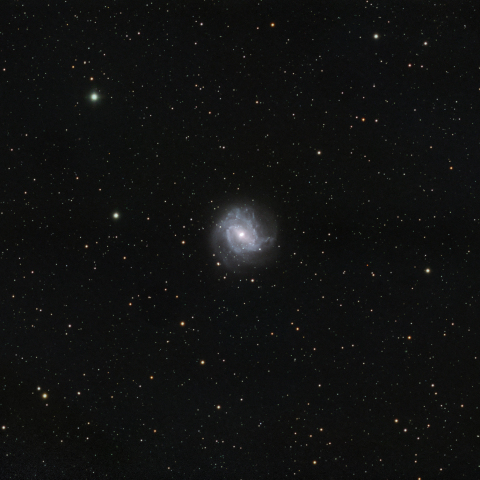 M83　南の回転花火銀河