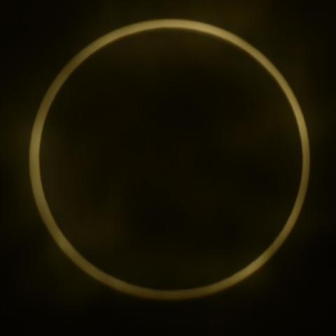 金色の金環日食