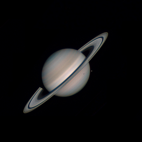 通過する衛星テティス