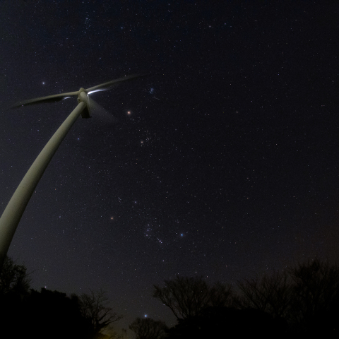 風車と星空