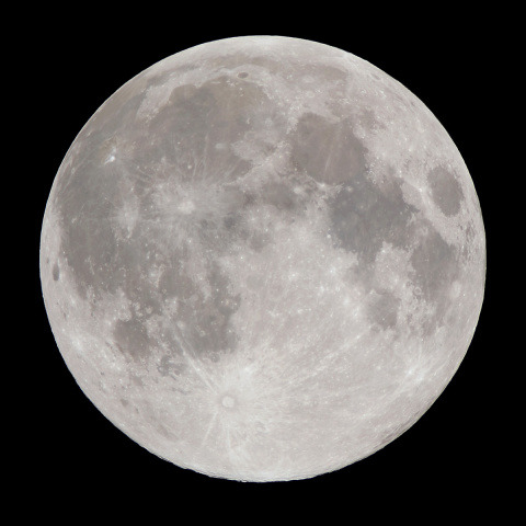 2019年最大の満月（スーパームーン）