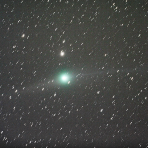 両側に尾が伸びたギャラッド彗星