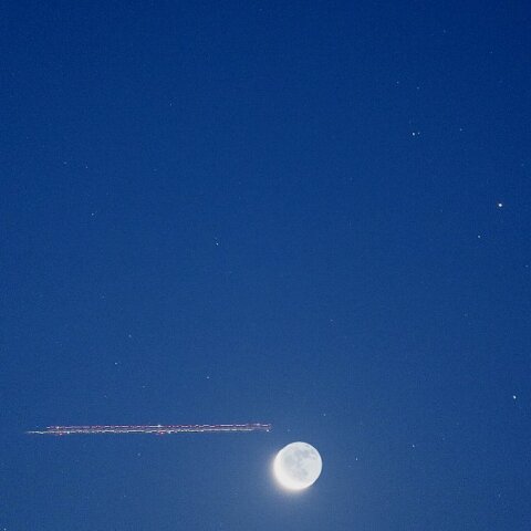 月と金星とアンタレスと飛行機