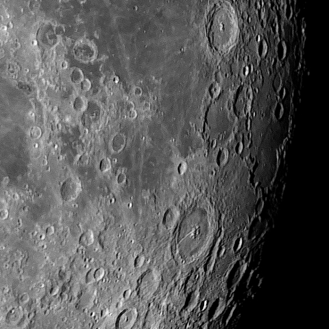 月面「四大火口列」附近