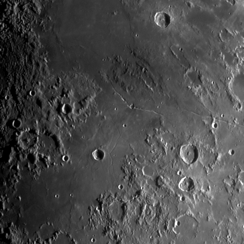 月面「ヒギヌス谷とトリスネッカー谷」附近