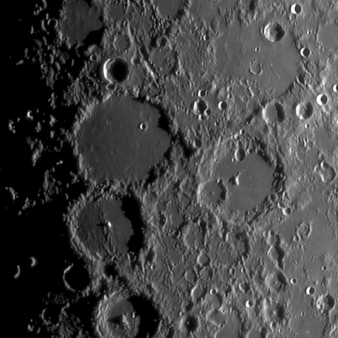 月面「中央火口列」附近・①