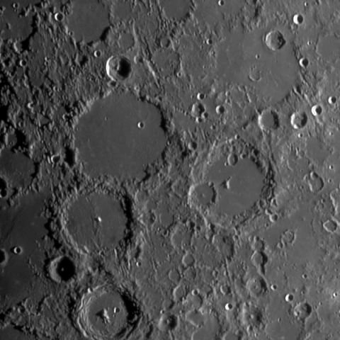 月面「中央火口列」附近・②