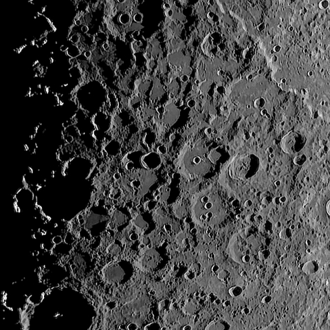 月面「マウロリクス～サクロボスコ～アルタイ断崖」附近