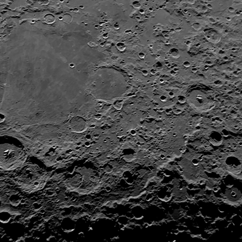 月面「アルタイ断崖」附近