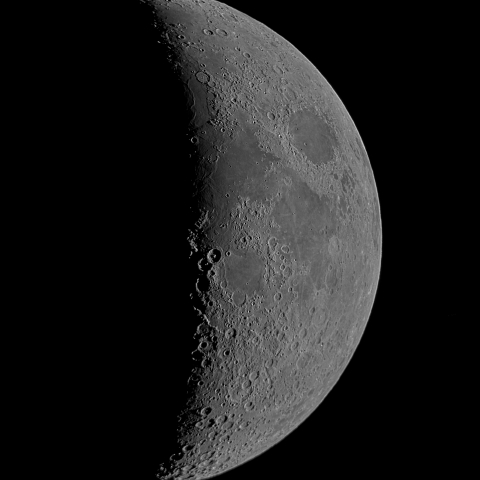 六日月(月齢5.7)