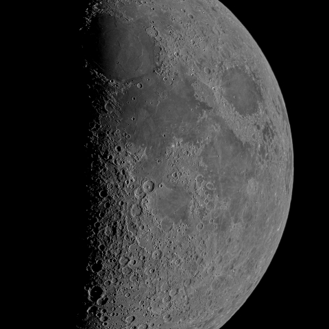 七日月(月齢6.7)