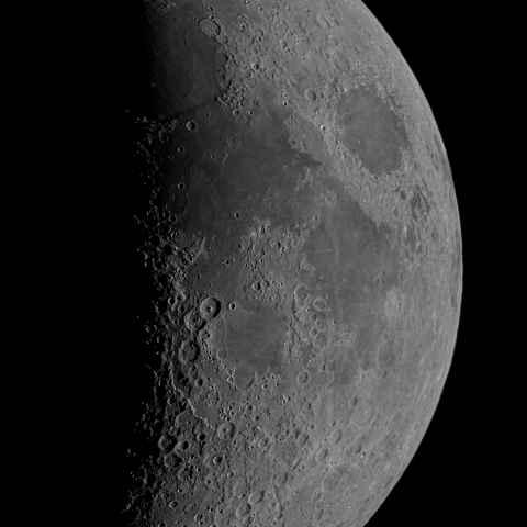 七日月(月齢6.3)