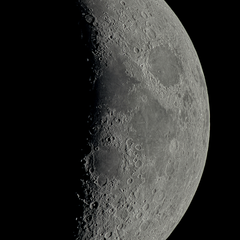 六日月(月齢5.3)