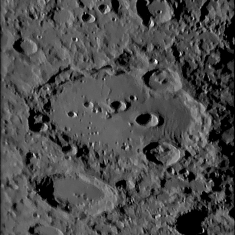 月面「クラヴィウス」附近