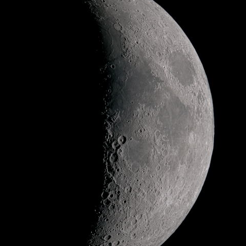 六日月(月齢5.3)