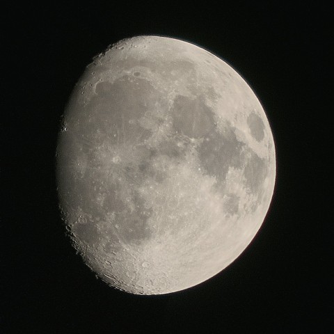 月齢11.9(ズームレンズ＋テレコン)