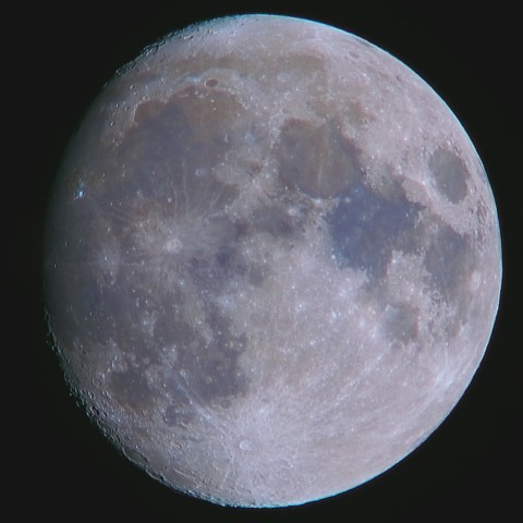 月の彩り(月齢12.3、彩度強調)