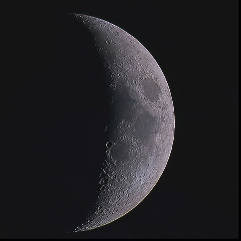 月の彩り(月齢4.9、彩度強調)